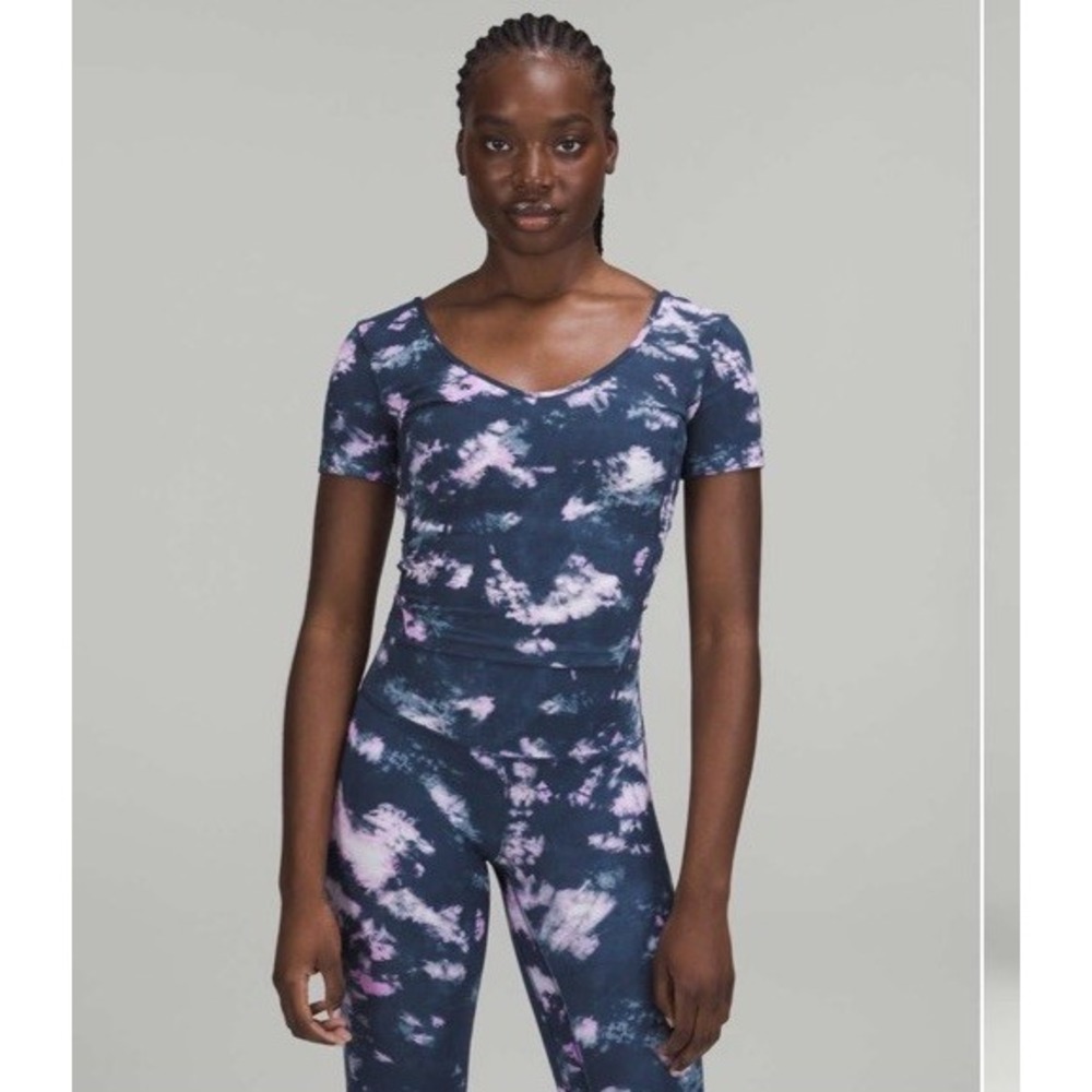 Lululemon Align T-Shirt‎ Size 10/M Circulate Tie Dye Mineral Blue Multi